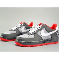 NIKE AIR FORCE 1 LOW x JEFF STAPLE PIGEON 923095-100