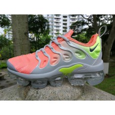 NIKE W AIR VAPORMAX PLUS TN BARELY GREY TOTAL CRIMSON AO4550-003
