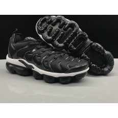 NIKE AIR VAPORMAX PLUS TN BLACK WHITE