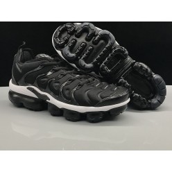 NIKE AIR VAPORMAX PLUS TN BLACK WHITE