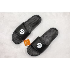 SIMLEY x NIKE BENASSI BLACK SLIPPER