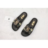 MLB New York Yankees Bee Black Sandal