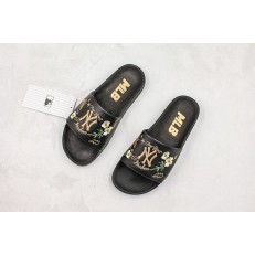 MLB New York Yankees Bee Black Sandal