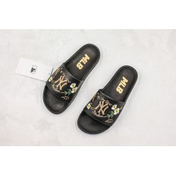 MLB New York Yankees Bee Black Sandal