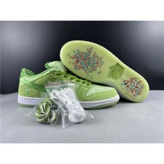 STRANGE LOVE x NIKE SB DUNK LOW PRO GREEN CT2552-300