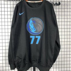 Dallas Mavericks #77 Doncic Black plush long sleeves sweatshirt