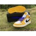 AIR JORDAN 1 MID SE LAKERS 852542-700